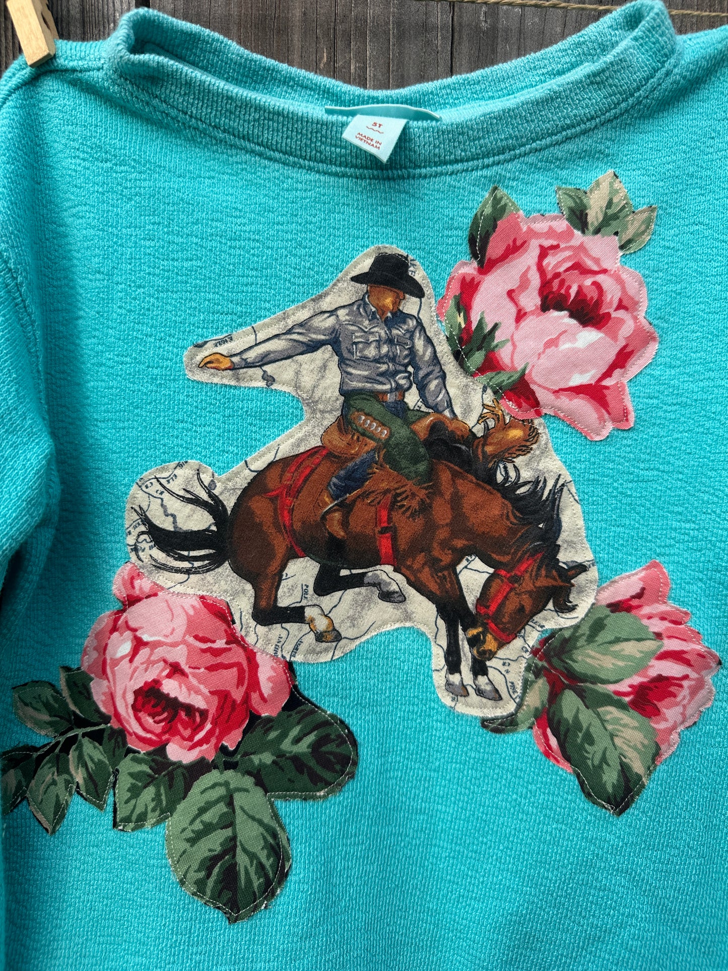 Turquoise Bronc and Roses, Size 5T
