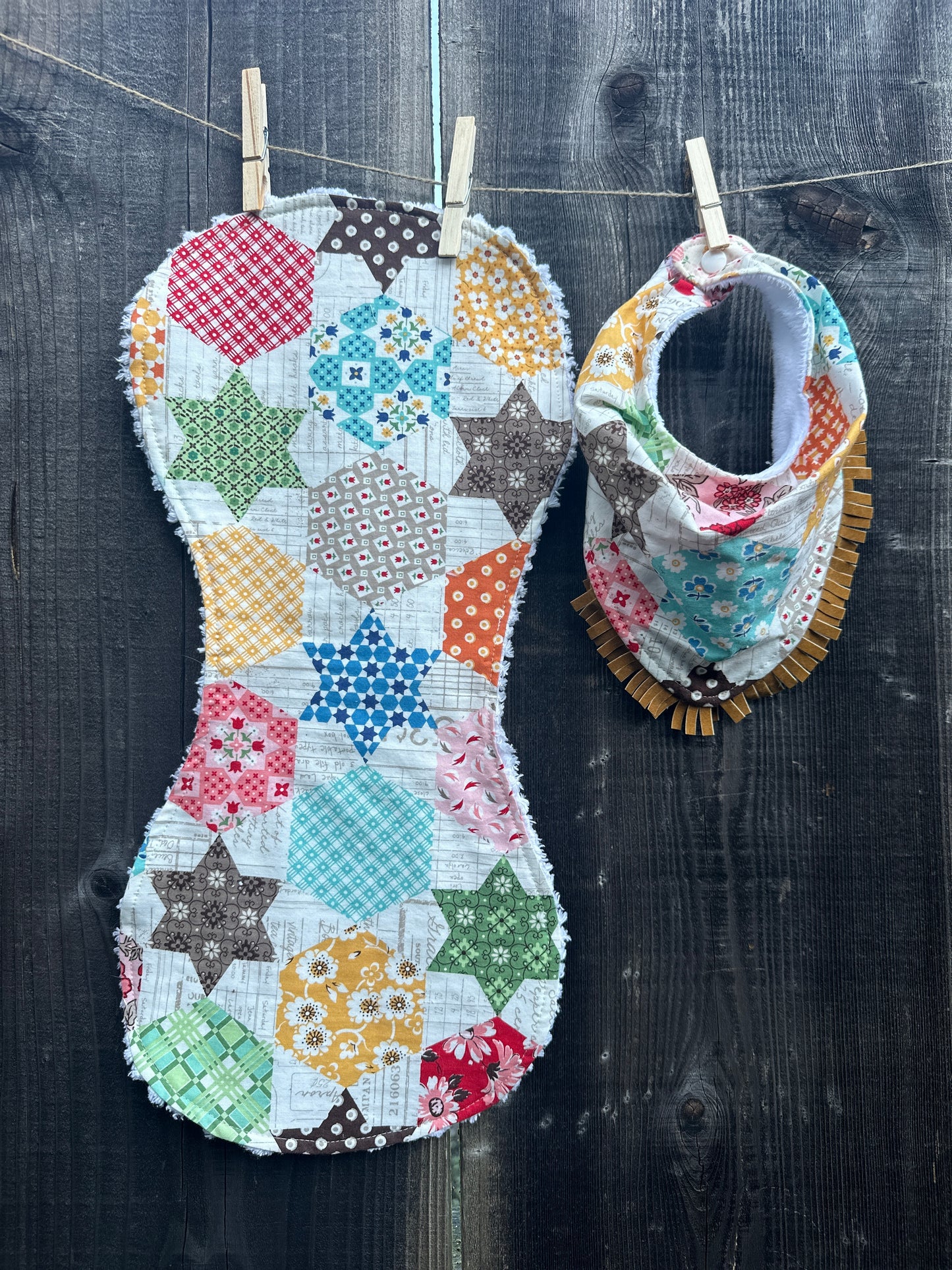 Bright Vintage Quilt Pattern Bib & Burp Cloth Set