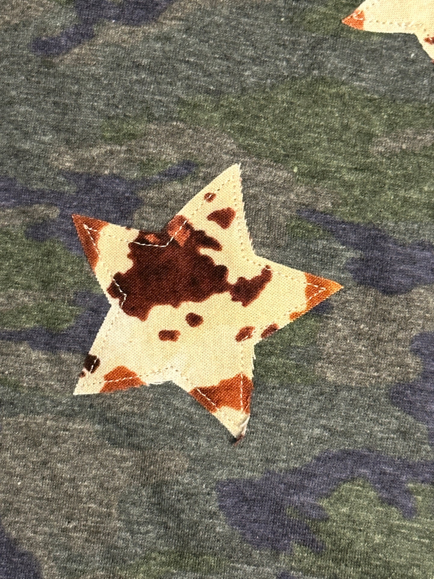 Bronc Rider & Cowhide Print Stars on Football Stripe Camo Tee, Size 4T