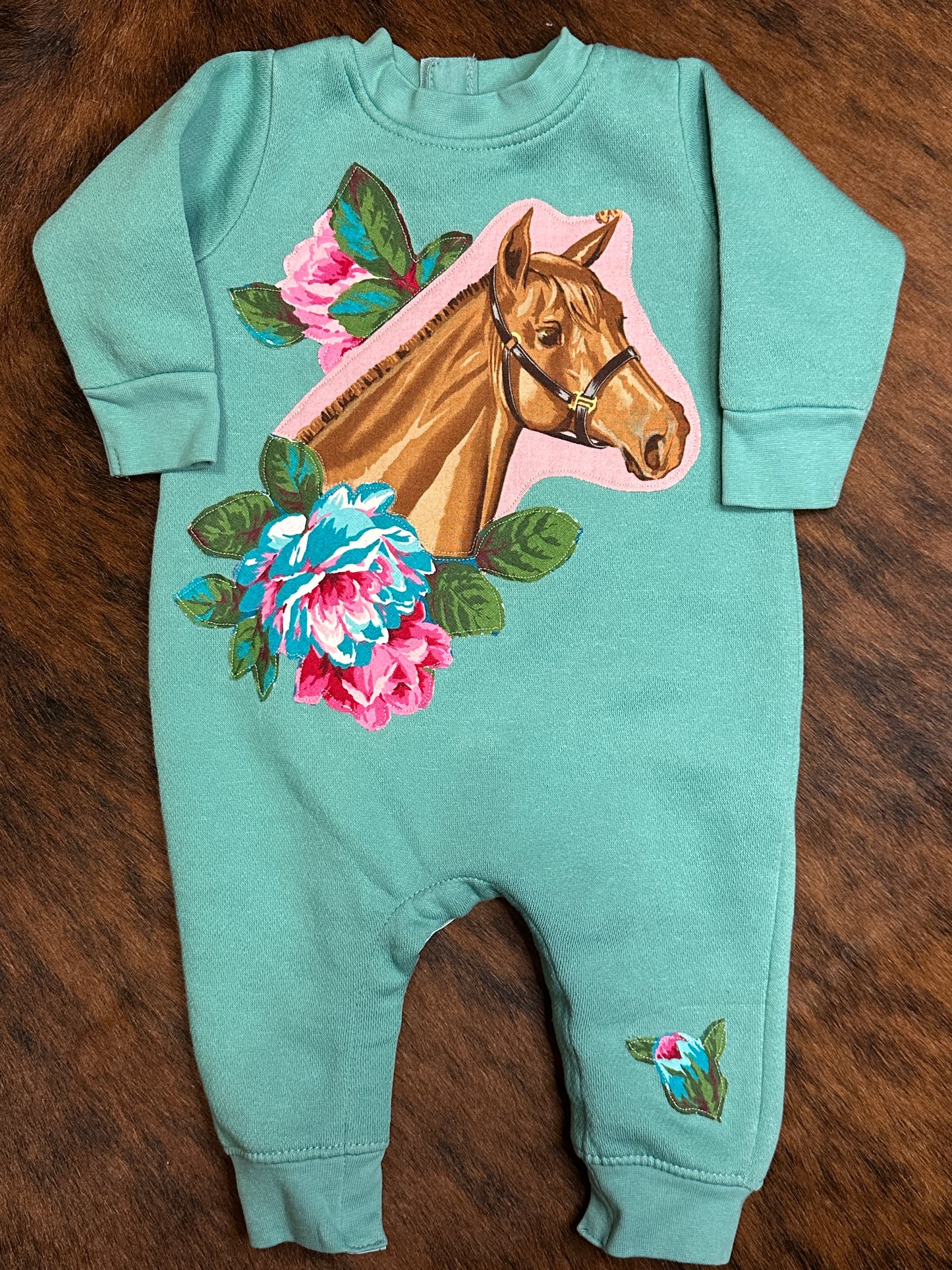 Horse Portrait & Bright Roses One Piece Sweatshirt Bodysuit, Size 6 mons.