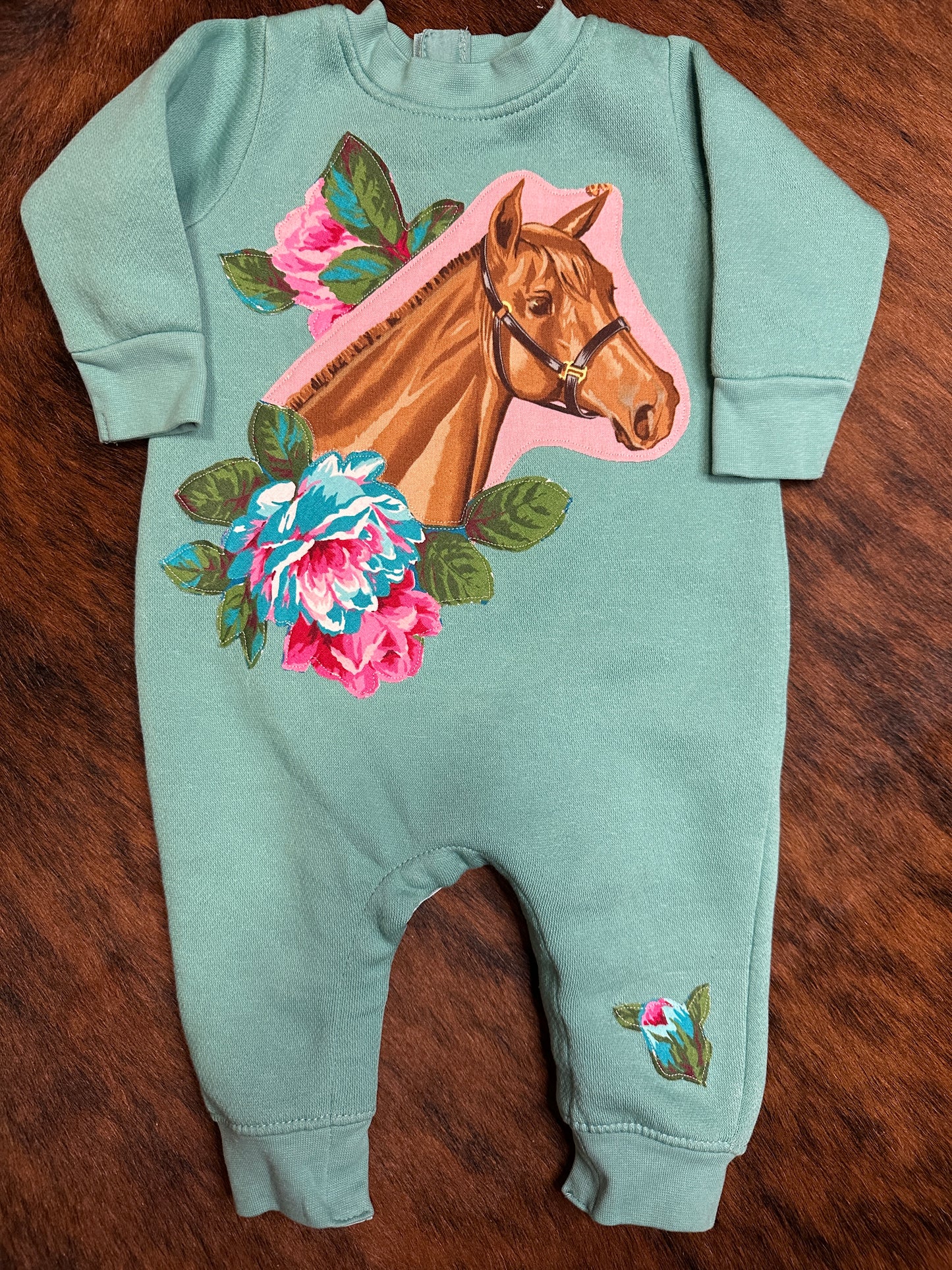 Horse Portrait & Bright Roses One Piece Sweatshirt Bodysuit, Size 6 mons.