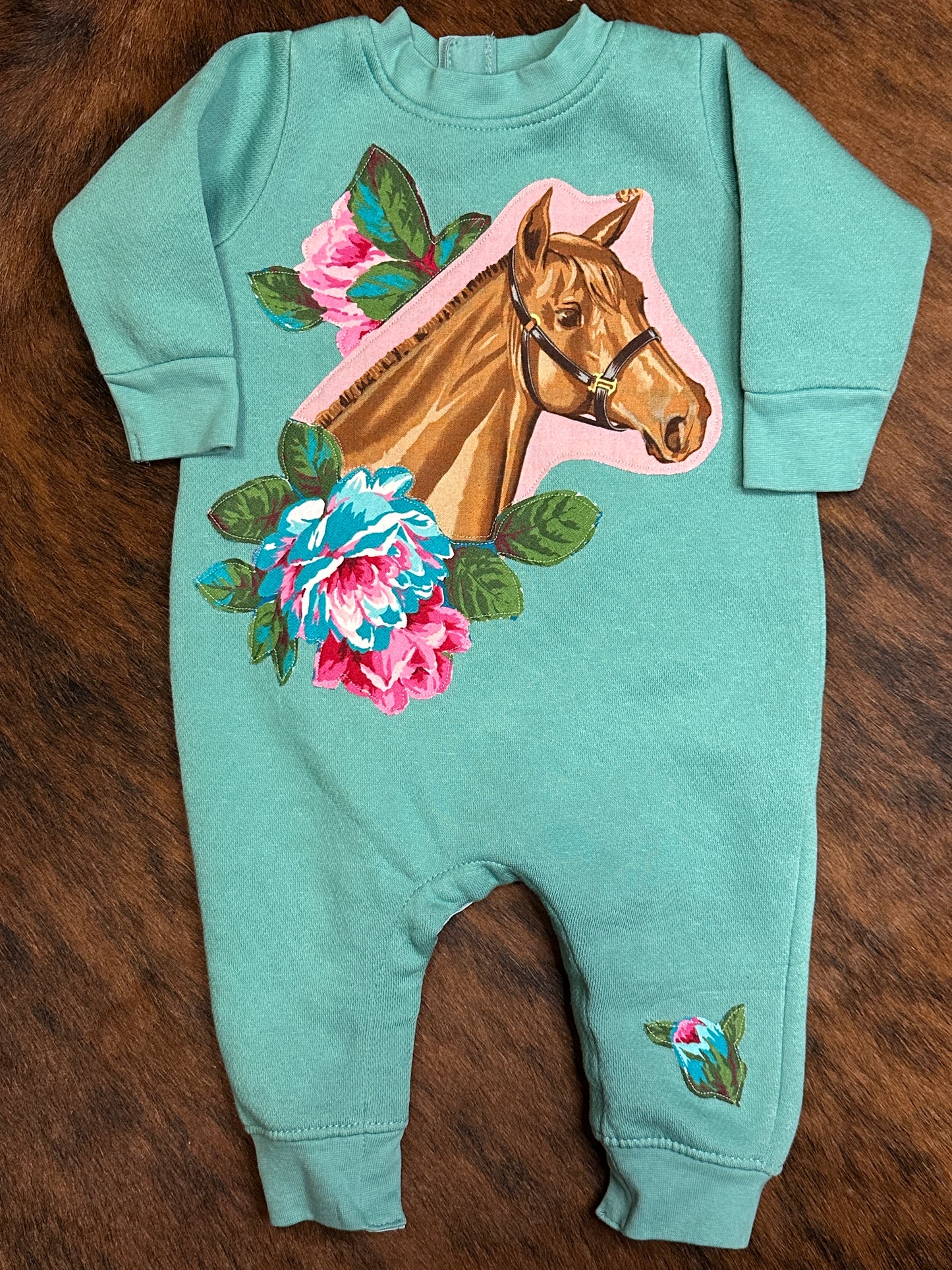 Horse Portrait & Bright Roses One Piece Sweatshirt Bodysuit, Size 6 mons.