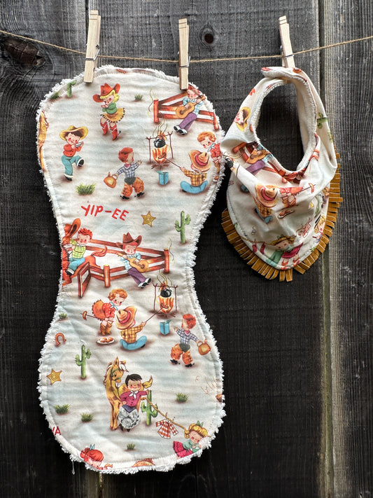 YIP-EE Vintage Cowkids Bib & Burp Cloth Set